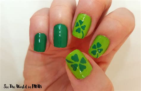 four leaf clover nail|clover middel finger.